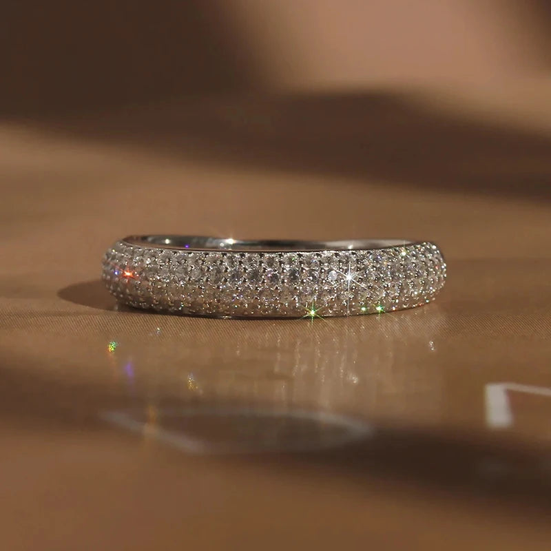 Huitan Luxury Micro Pave Zirconia Finger Ring Bridal Wedding Band Jewelry Women Gorgeous Silver Color Accessories for Engagement