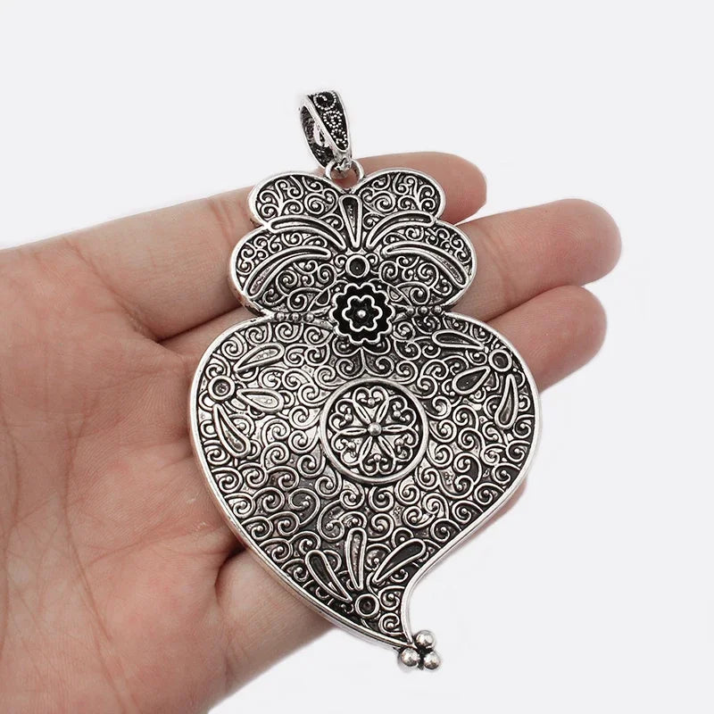 2pcs Tibetan Silver Viana Heart Charms Pendants for Necklace Jewelry Findings DIY Making