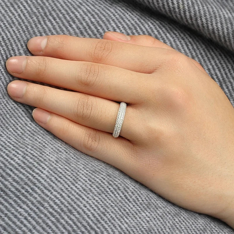 Huitan Luxury Micro Pave Zirconia Finger Ring Bridal Wedding Band Jewelry Women Gorgeous Silver Color Accessories for Engagement