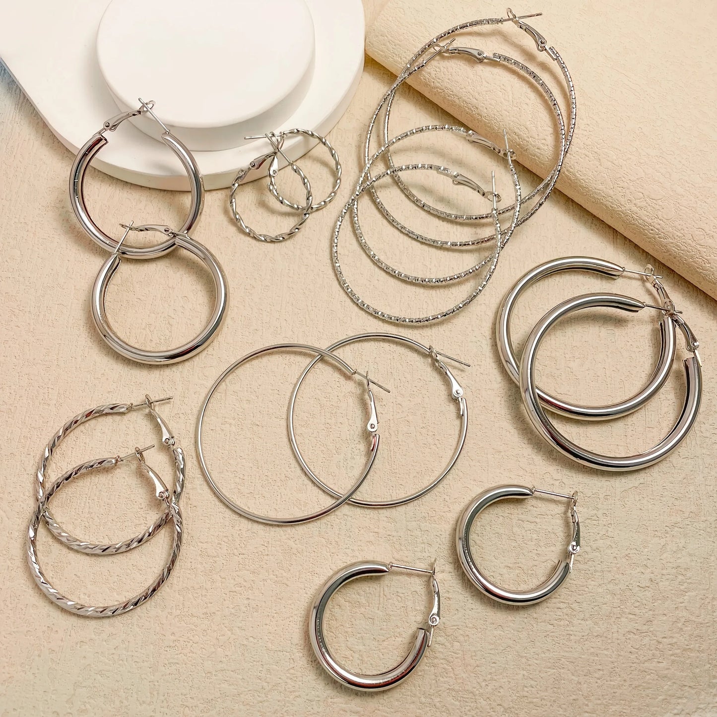 8pairs an eight-pair set of versatile dangle earrings. multiple styles for every occasion, perfect as a gift for her.